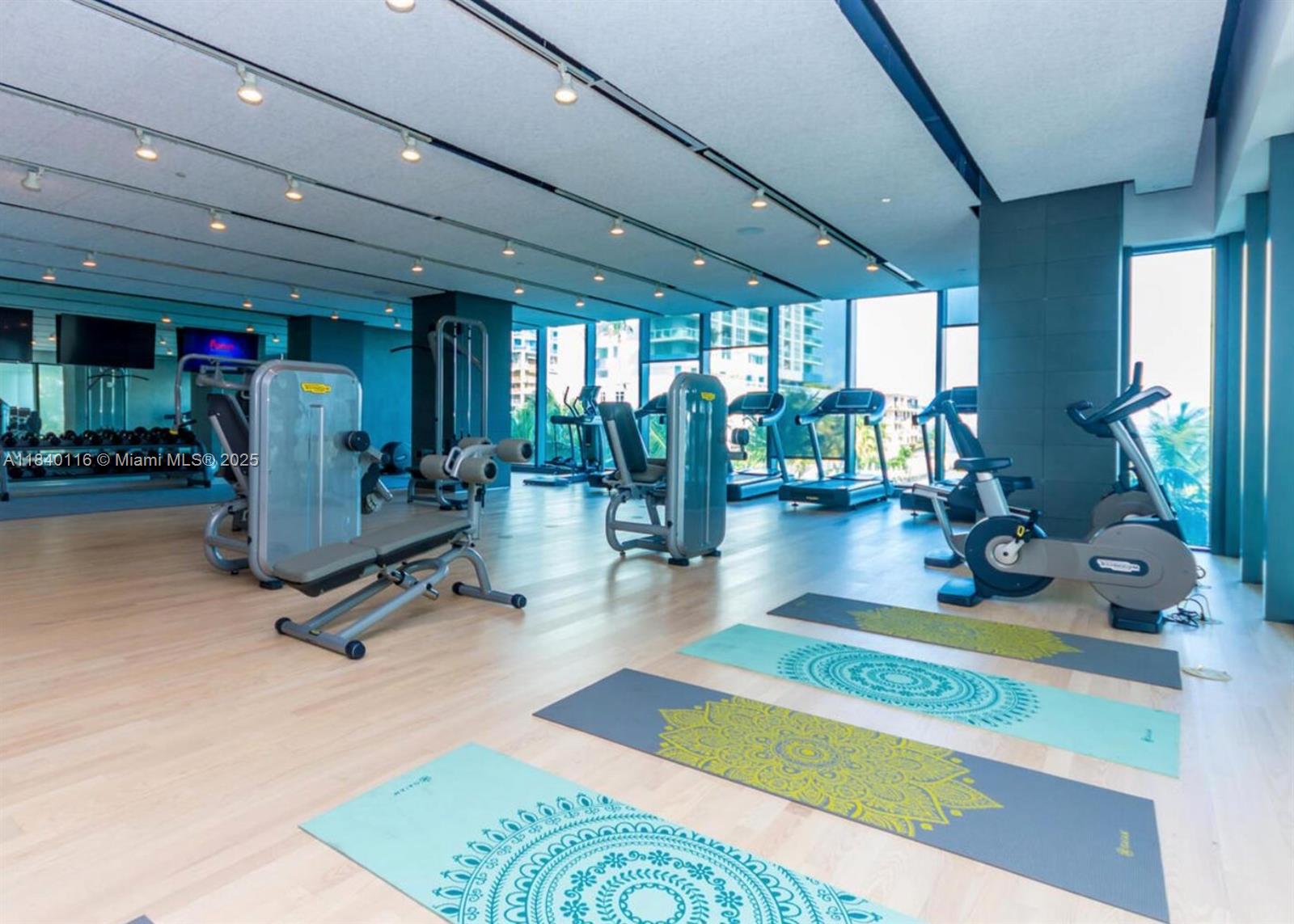 ICON BAY CONDO - Residential Lease