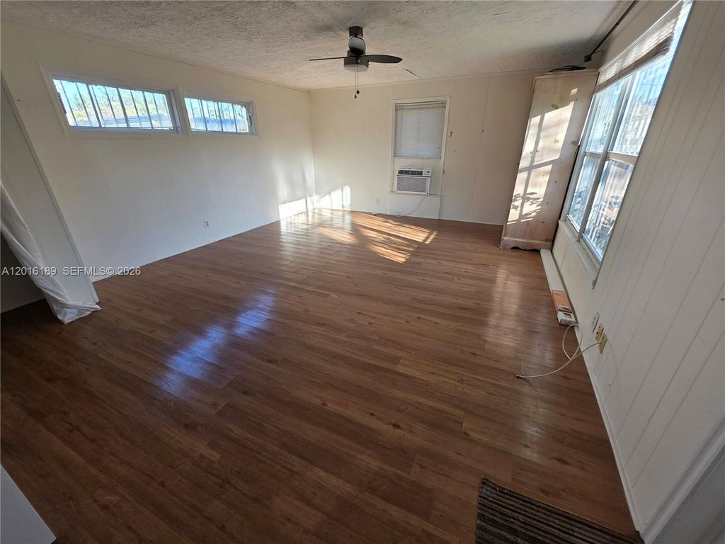 Photo of 811 NE 14th Ct #Single family, Fort Lauderdale, FL 33304 (MLS # A12016189)