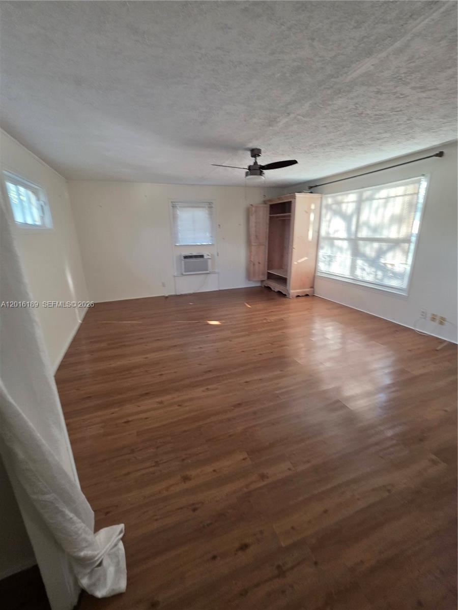 DIXIE PARK - Residential Lease