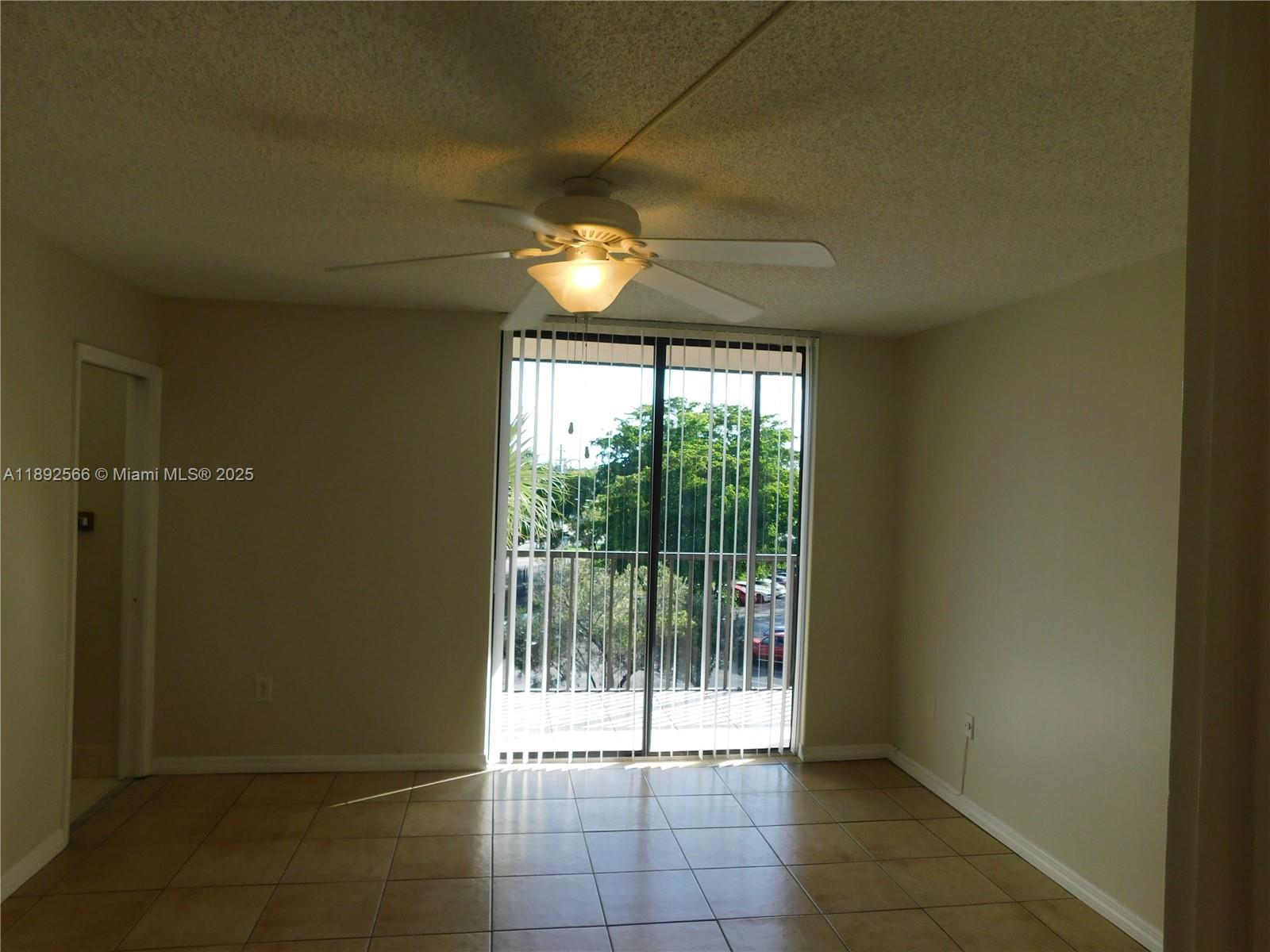 HORIZONS WEST CONDO 7 - Residential