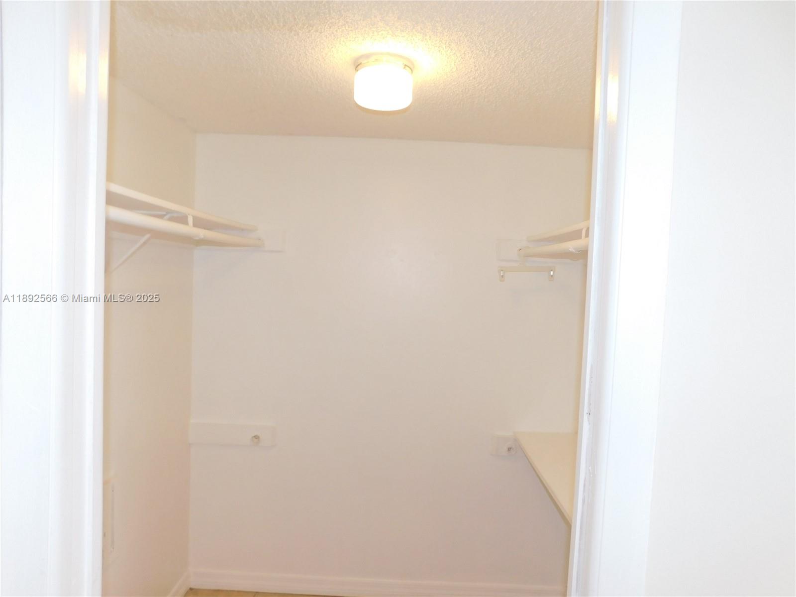 HORIZONS WEST CONDO 7 - Residential