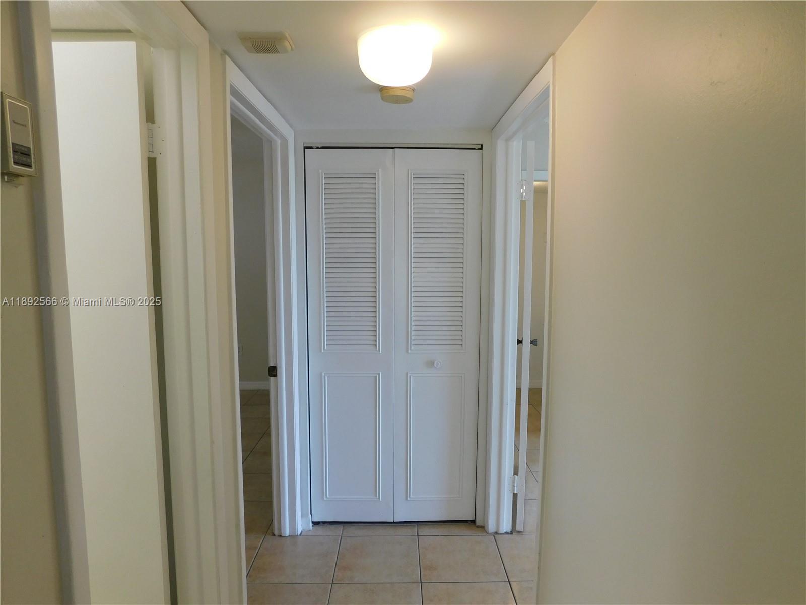 HORIZONS WEST CONDO 7 - Residential