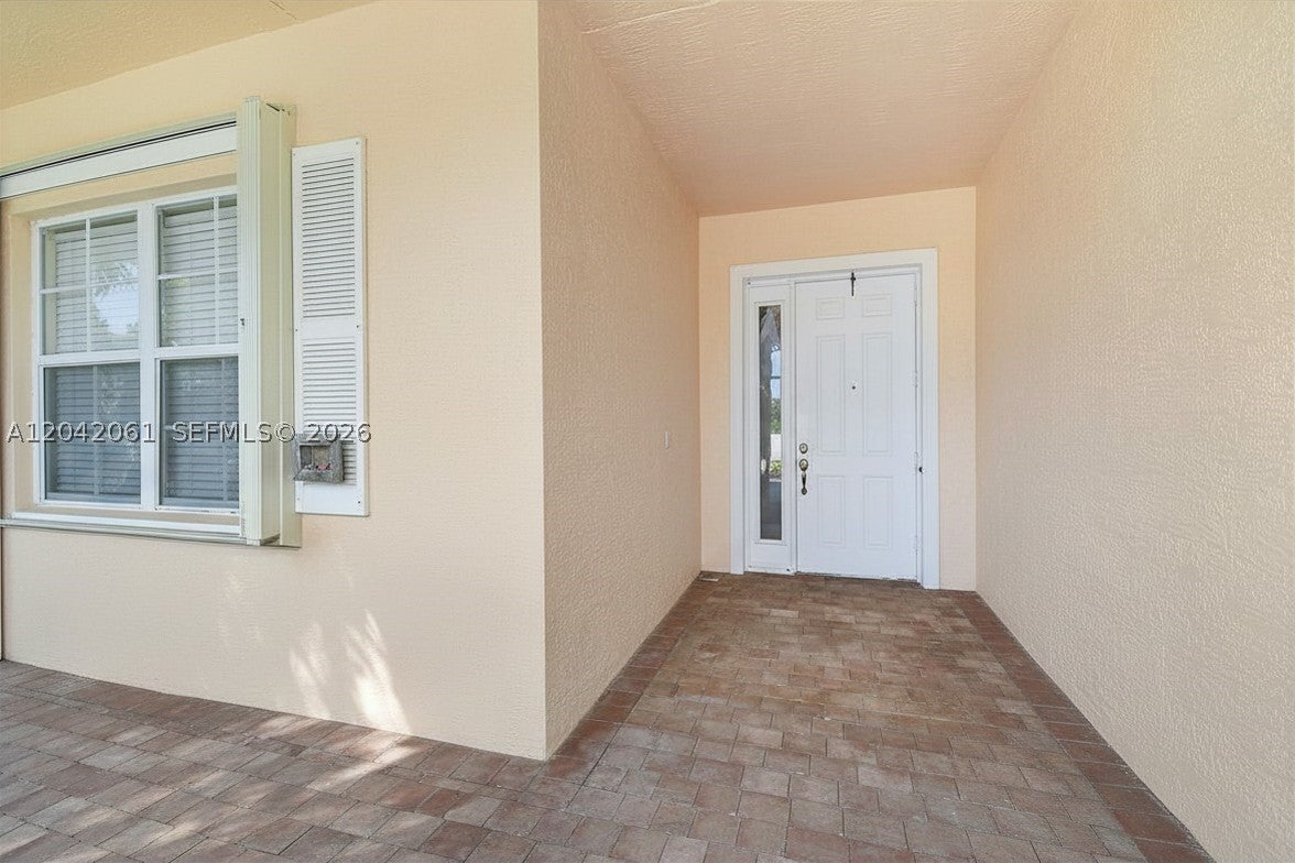 107 NW Summerville Ct