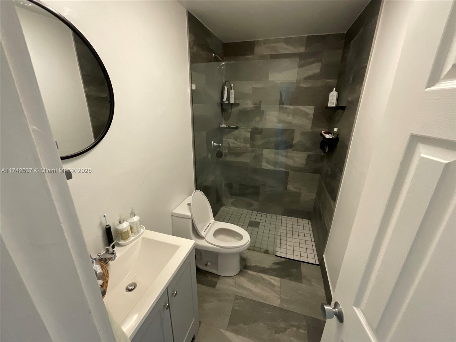 Rental Property at 10397 Sw 209th Ln, Cutler Bay, Miami-Dade County, Florida - Bedrooms: 1 
Bathrooms: 1  - $1,500 MO.