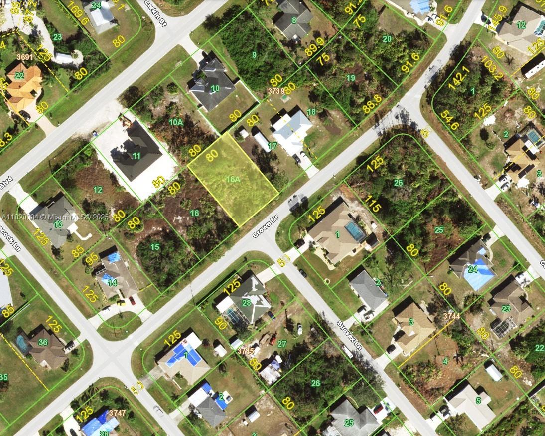 ENGLEWOOD EAST! CITY WATER!! No HOA with fees or deed restrictions!! Not in a zone requiring flood insurance (X). Fourteen minute (7.4 mile) drive to beautiful Englewood Beach!! Conveniently located to shopping, dining, banking, etc. New construction is everywhere you look and you can be part of the action.