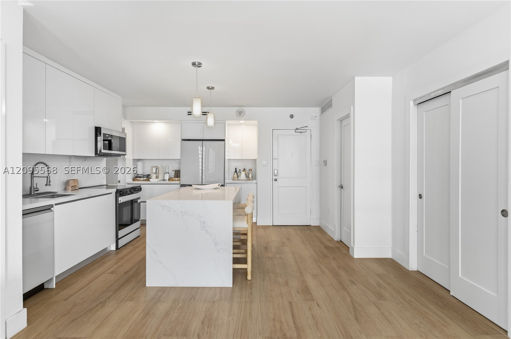 10185 Collins Ave 722