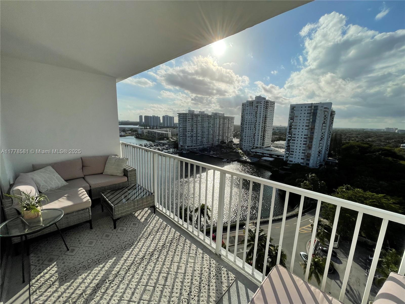 ADMIRALS PORT CONDO WEST B - Residential