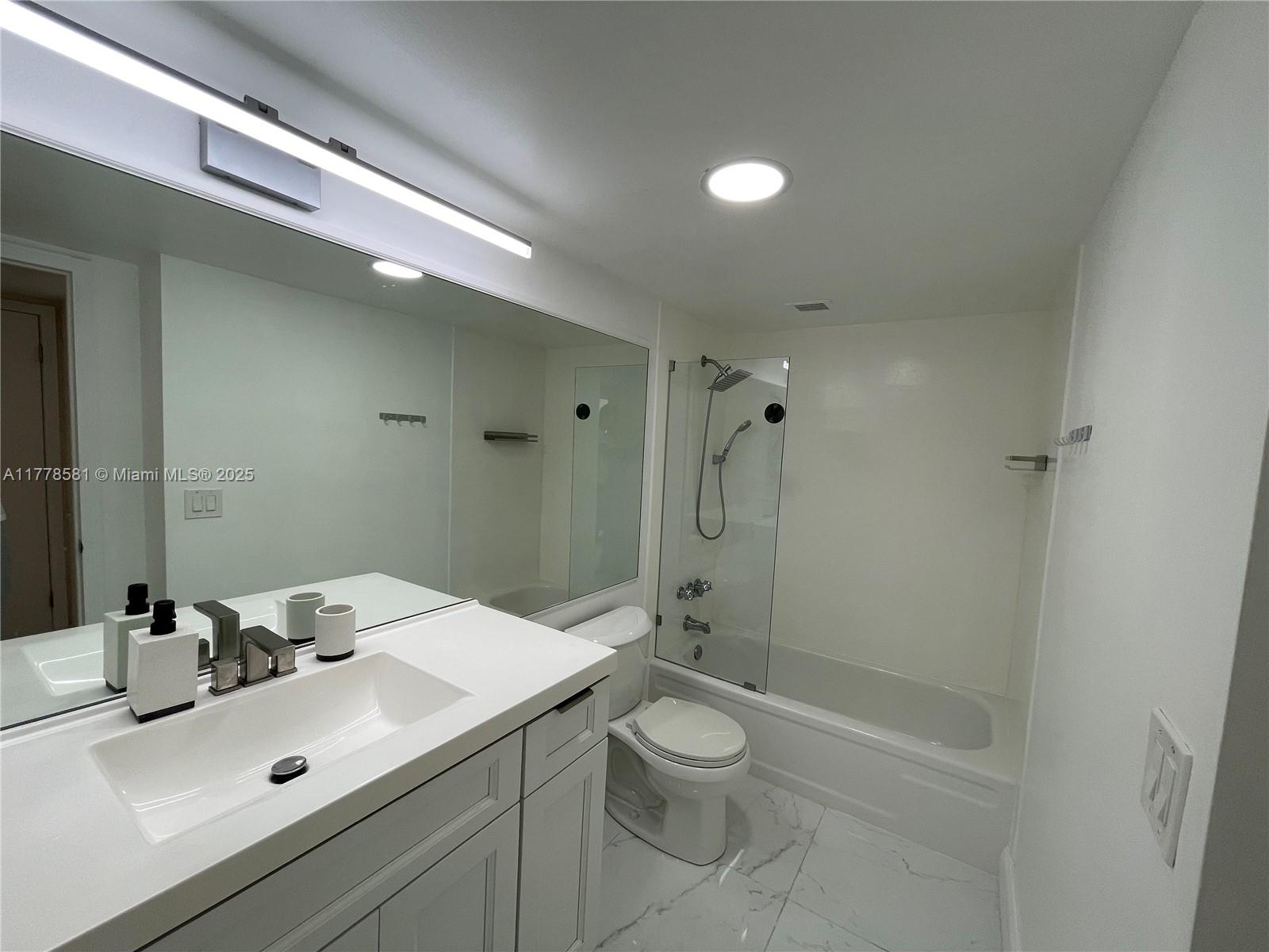 ADMIRALS PORT CONDO WEST B - Residential