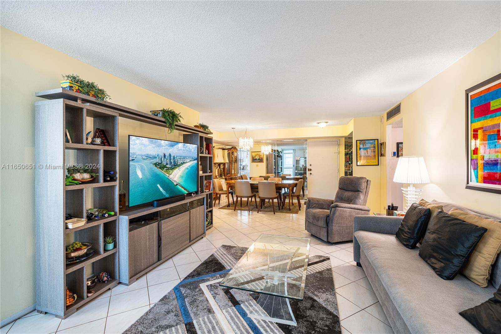 Discover comfort and convenience in this 2 bedroom, 2 bathroom unit at Winston Towers. Enjoy open living spaces and stunning intracoastal views from your private balcony. Located just minutes from Sunny Isles Beach and close to shopping and dining, this condo offers a perfect blend of relaxation and accessibility. Don't miss out, schedule your showing today!