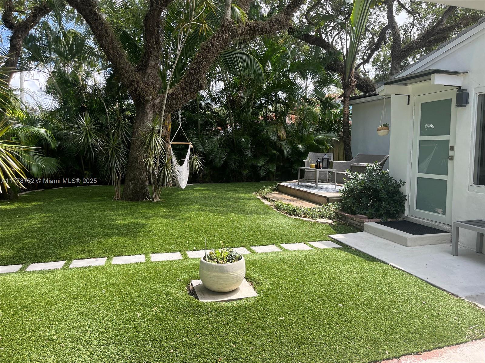 NEW UTOPIA - Residential Lease