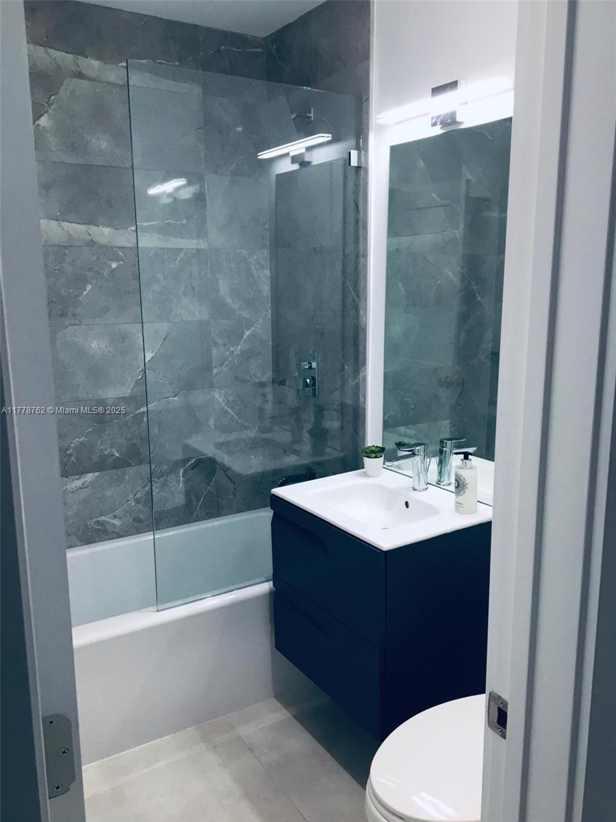 NEW UTOPIA - Residential Lease