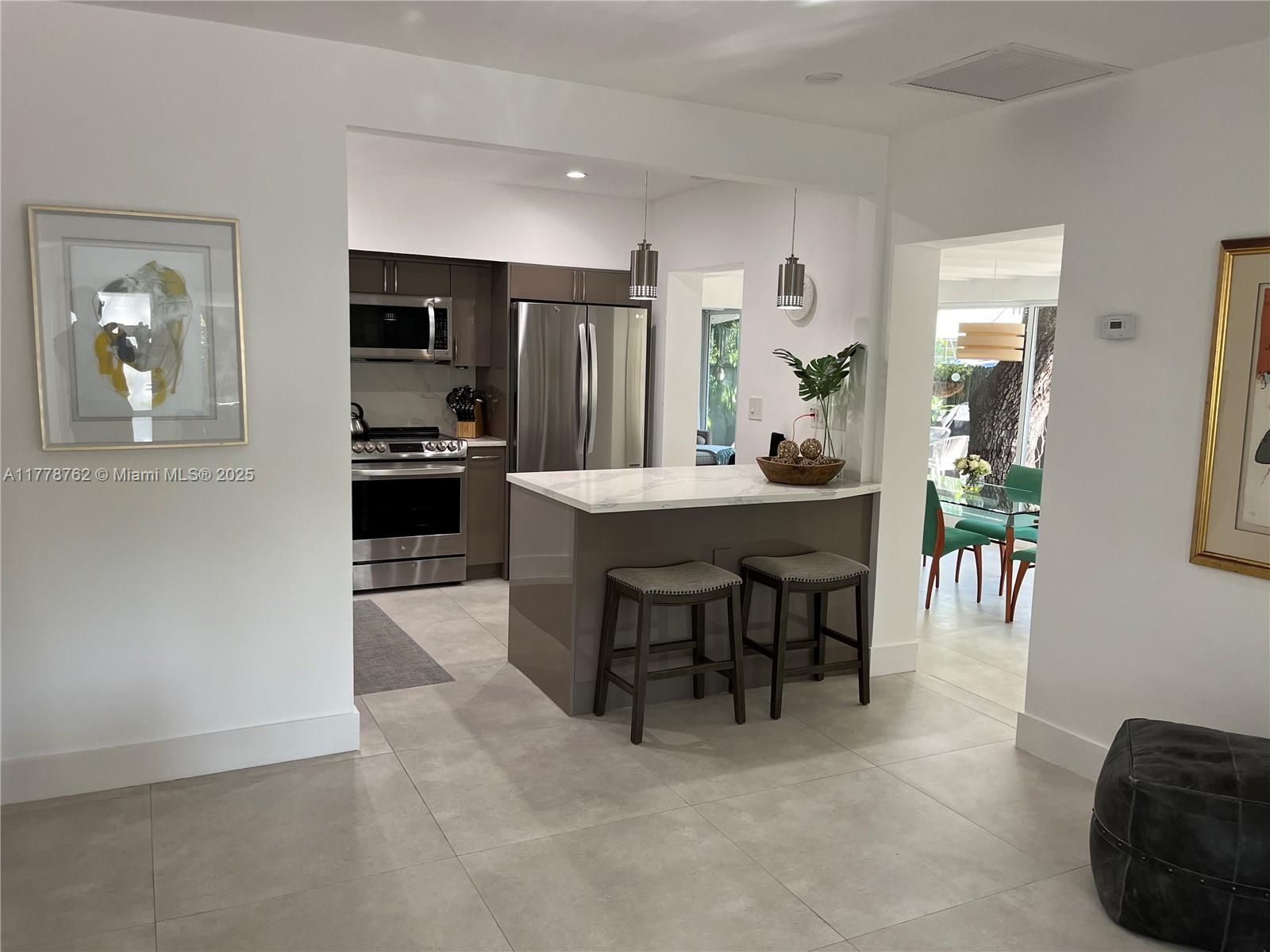 NEW UTOPIA - Residential Lease