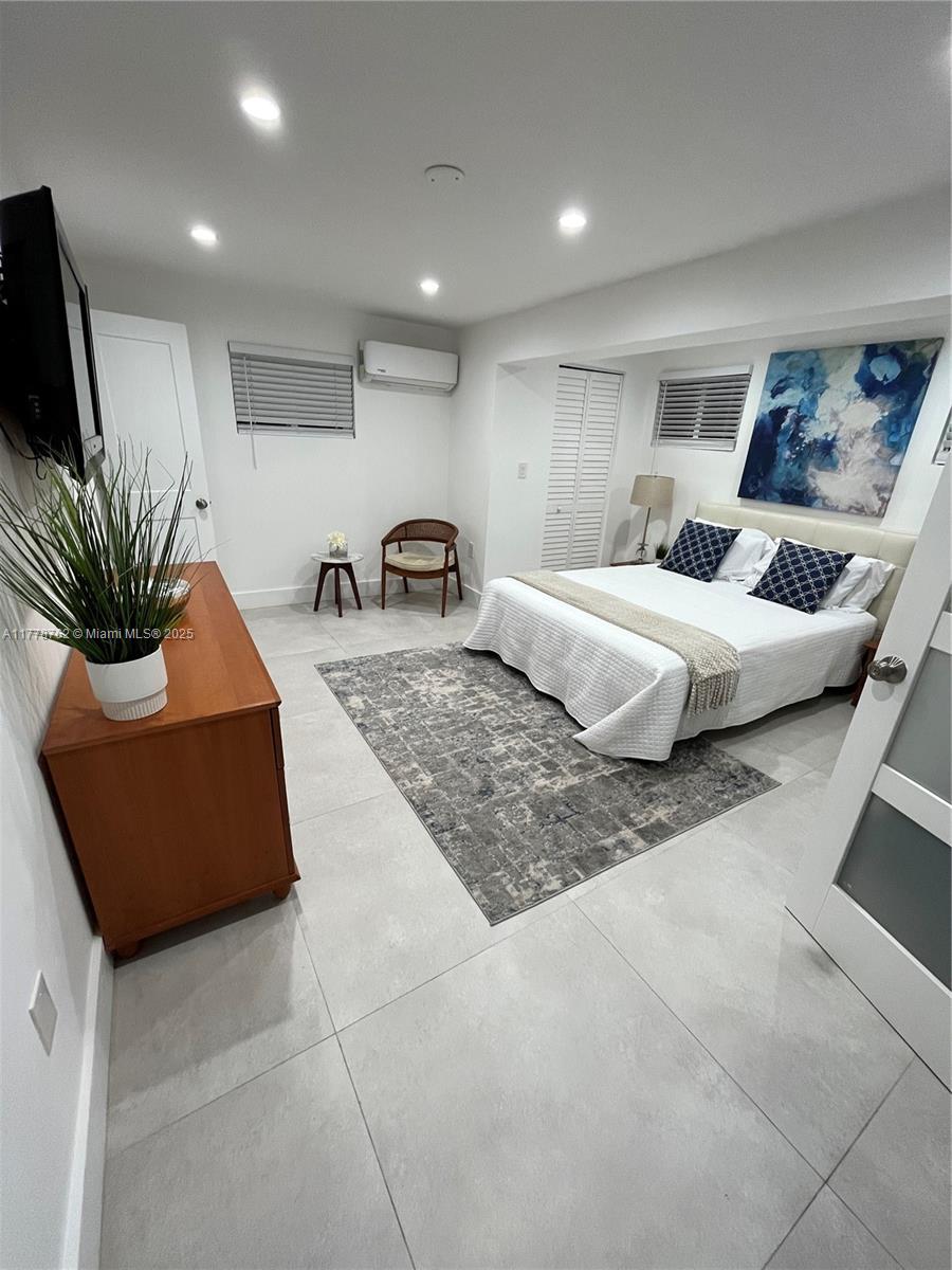 NEW UTOPIA - Residential Lease