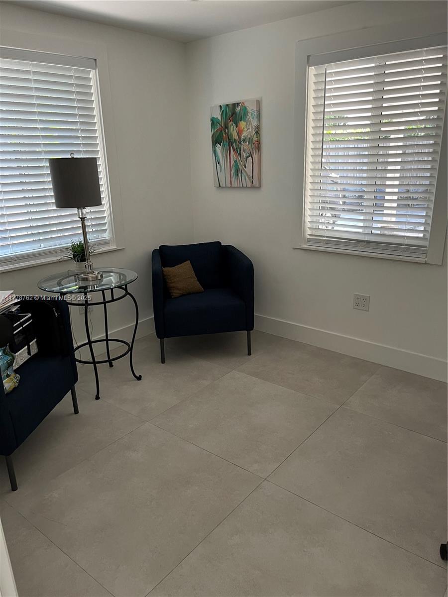 NEW UTOPIA - Residential Lease