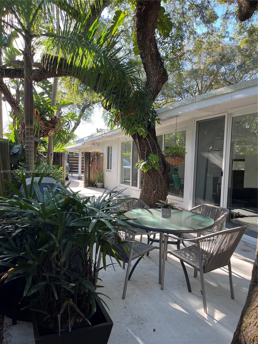 NEW UTOPIA - Residential Lease