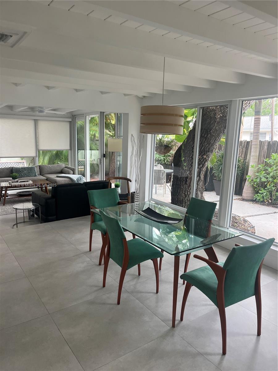NEW UTOPIA - Residential Lease