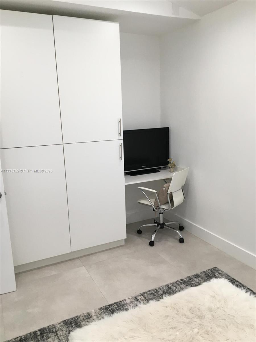 NEW UTOPIA - Residential Lease