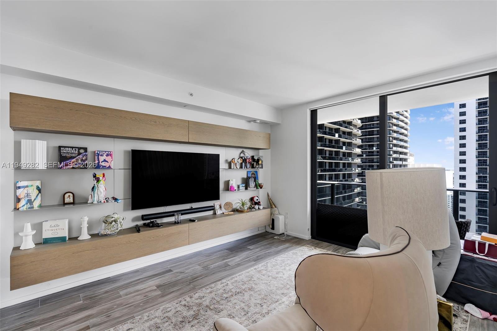 801 SMA RESIDENCES CONDO - Residential