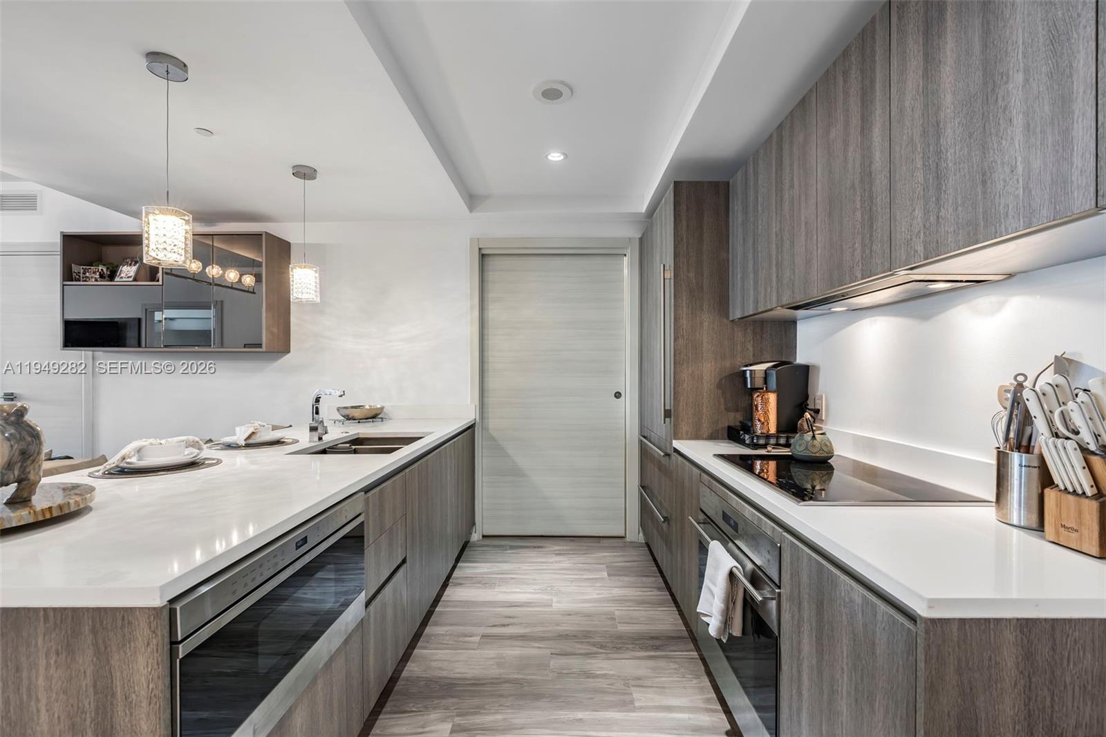 801 SMA RESIDENCES CONDO - Residential