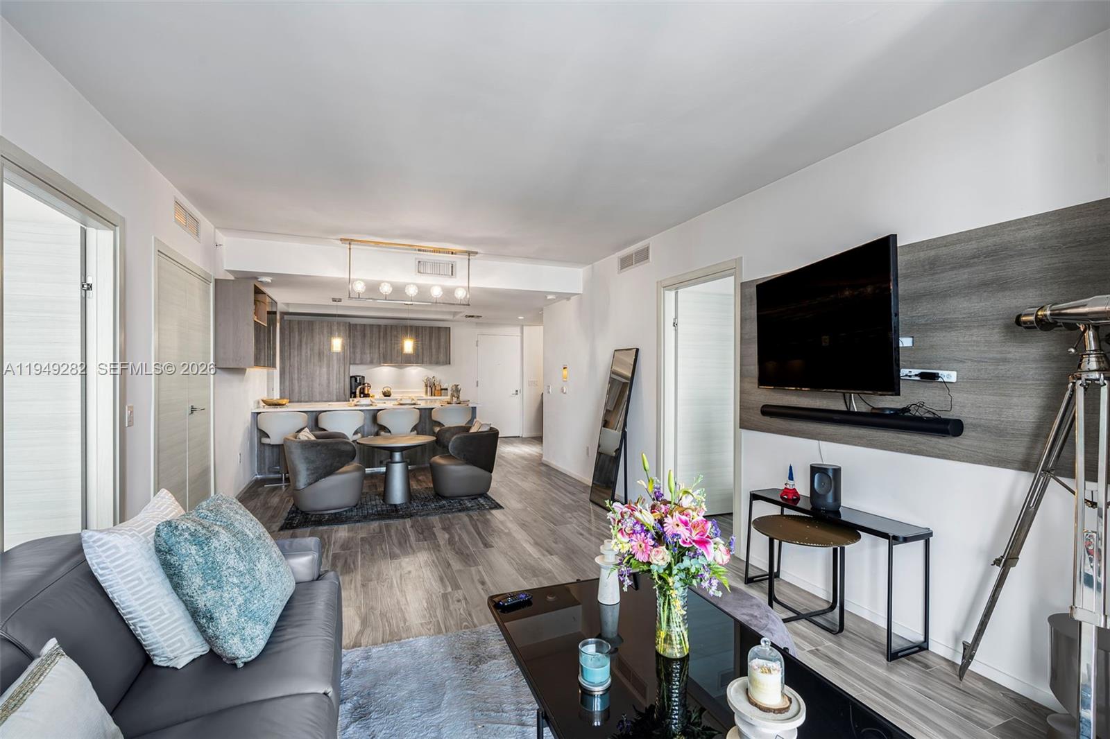 801 SMA RESIDENCES CONDO - Residential