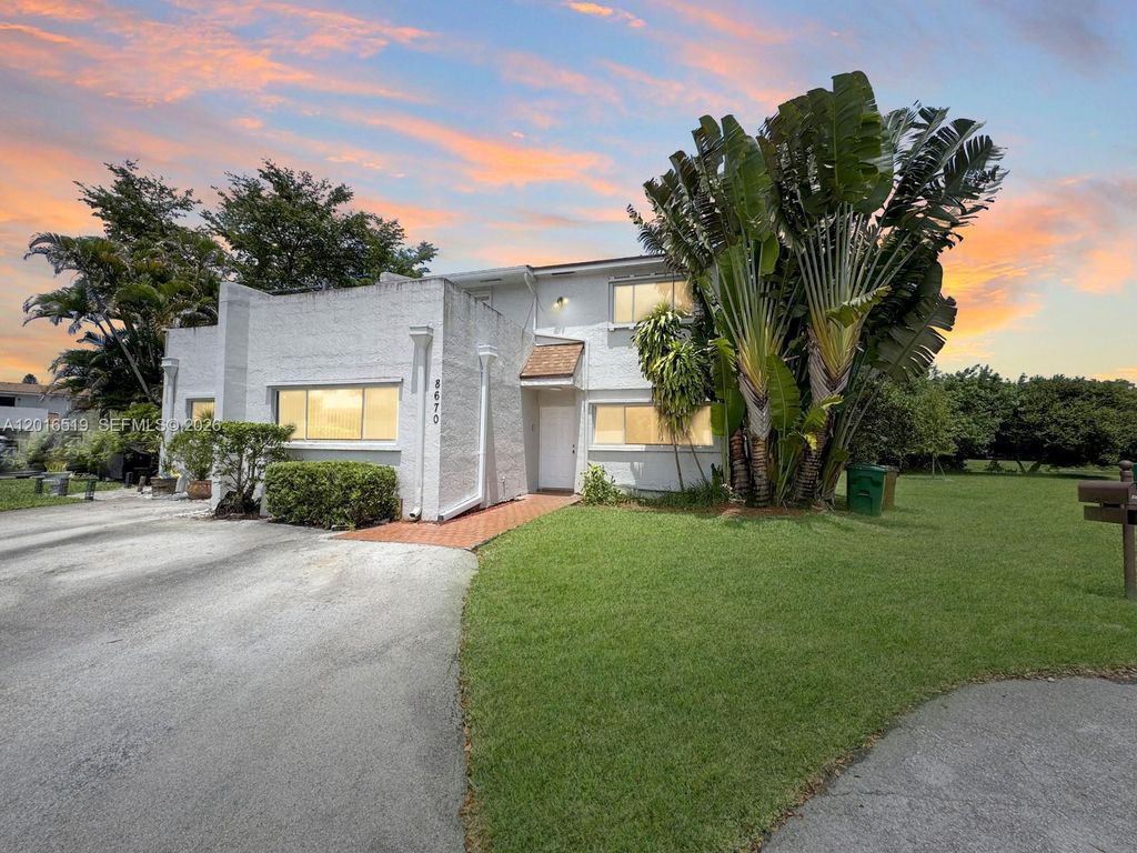 Photo of 8670 Bridle Path Ct #111A, Davie, FL 33328 (MLS # A12016519)