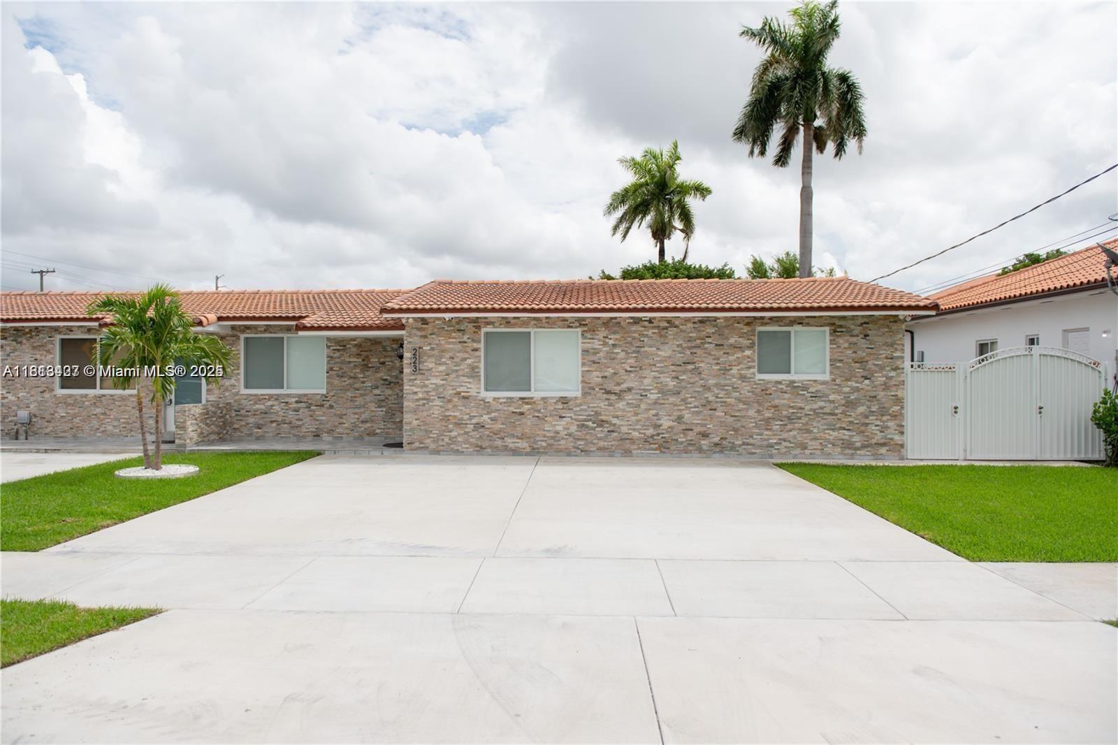 Rental Property at 223 Sw 81st Ave, Miami, Broward County, Florida - Bedrooms: 3 
Bathrooms: 3  - $3,800 MO.