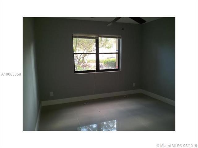 HOLLYWOOD PARC CONDO - Residential Lease