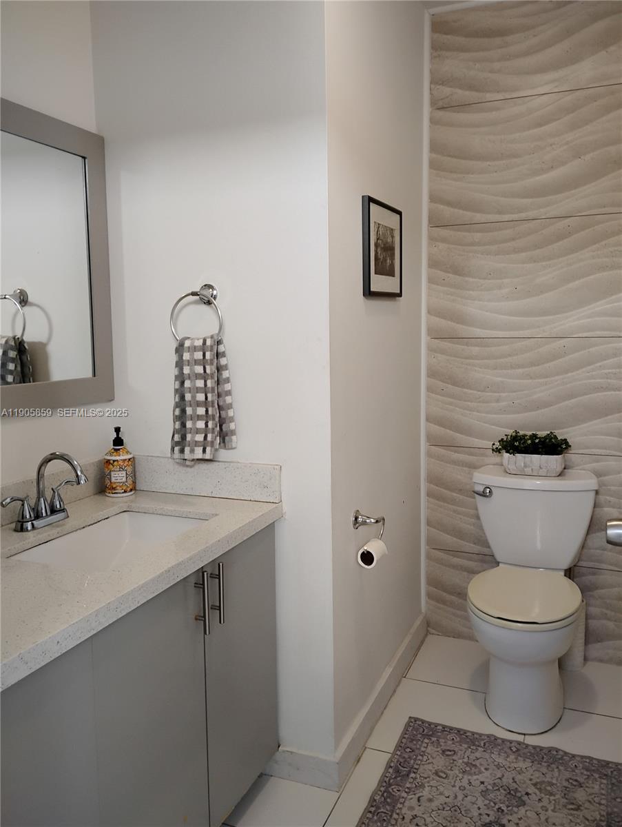 CONTINENTAL HOMES AT LAGO - Residential