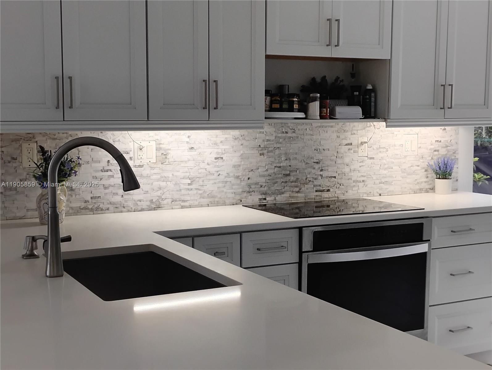 CONTINENTAL HOMES AT LAGO - Residential