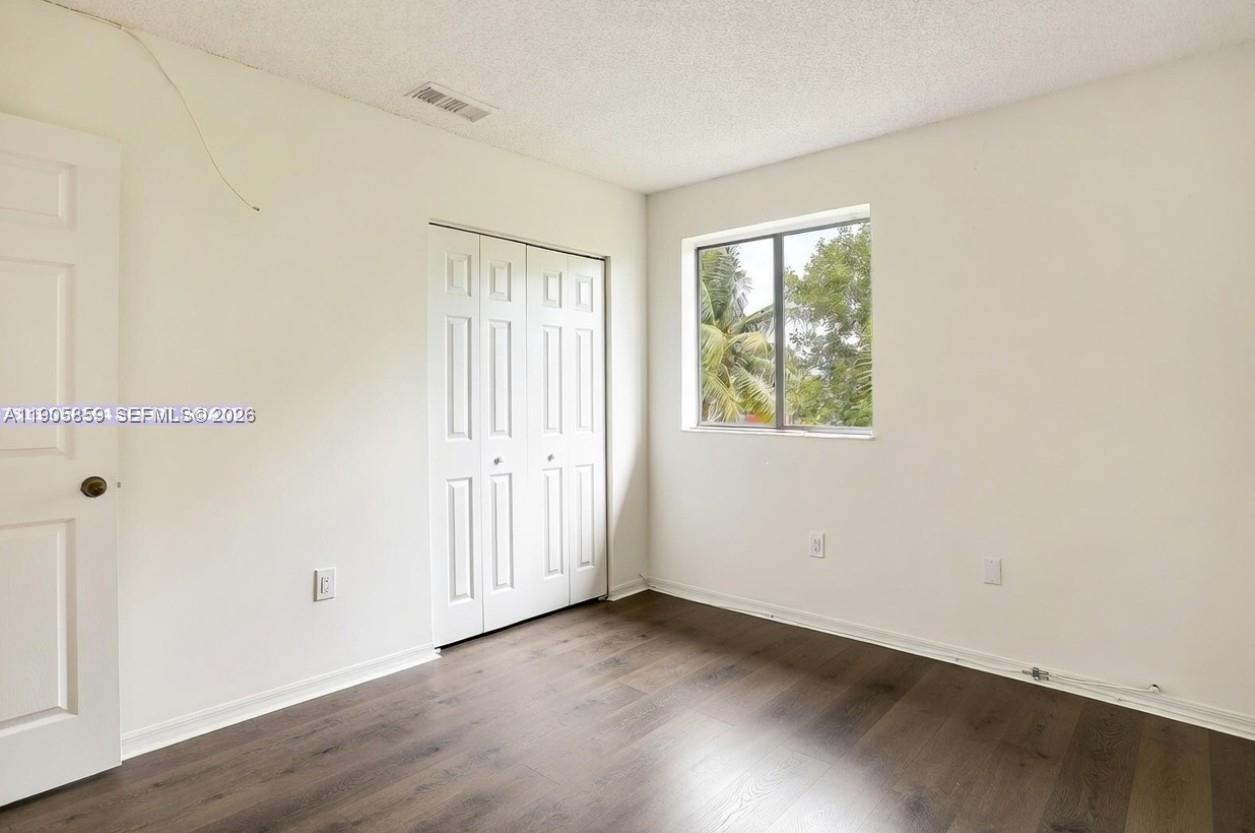 CONTINENTAL HOMES AT LAGO - Residential