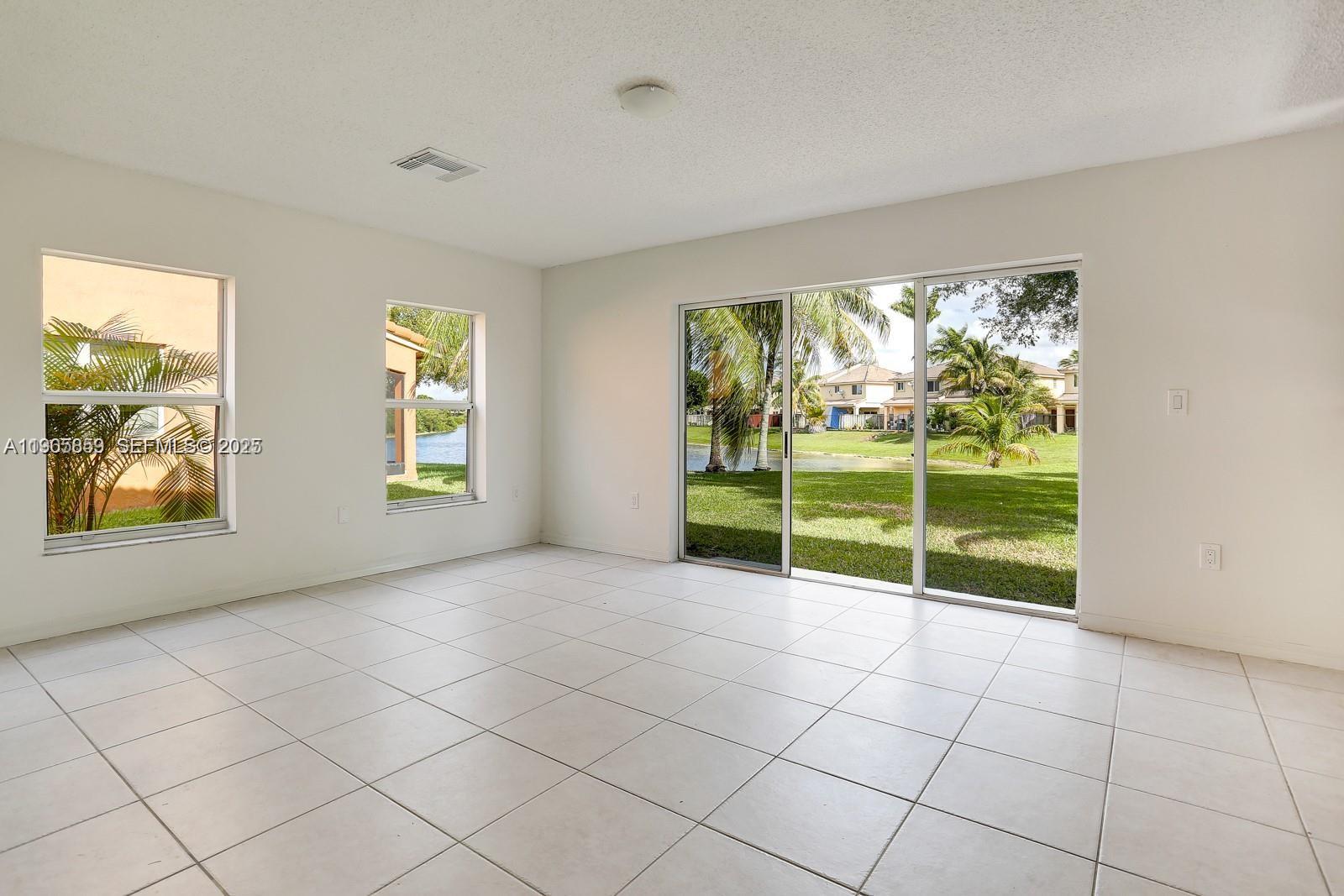 CONTINENTAL HOMES AT LAGO - Residential