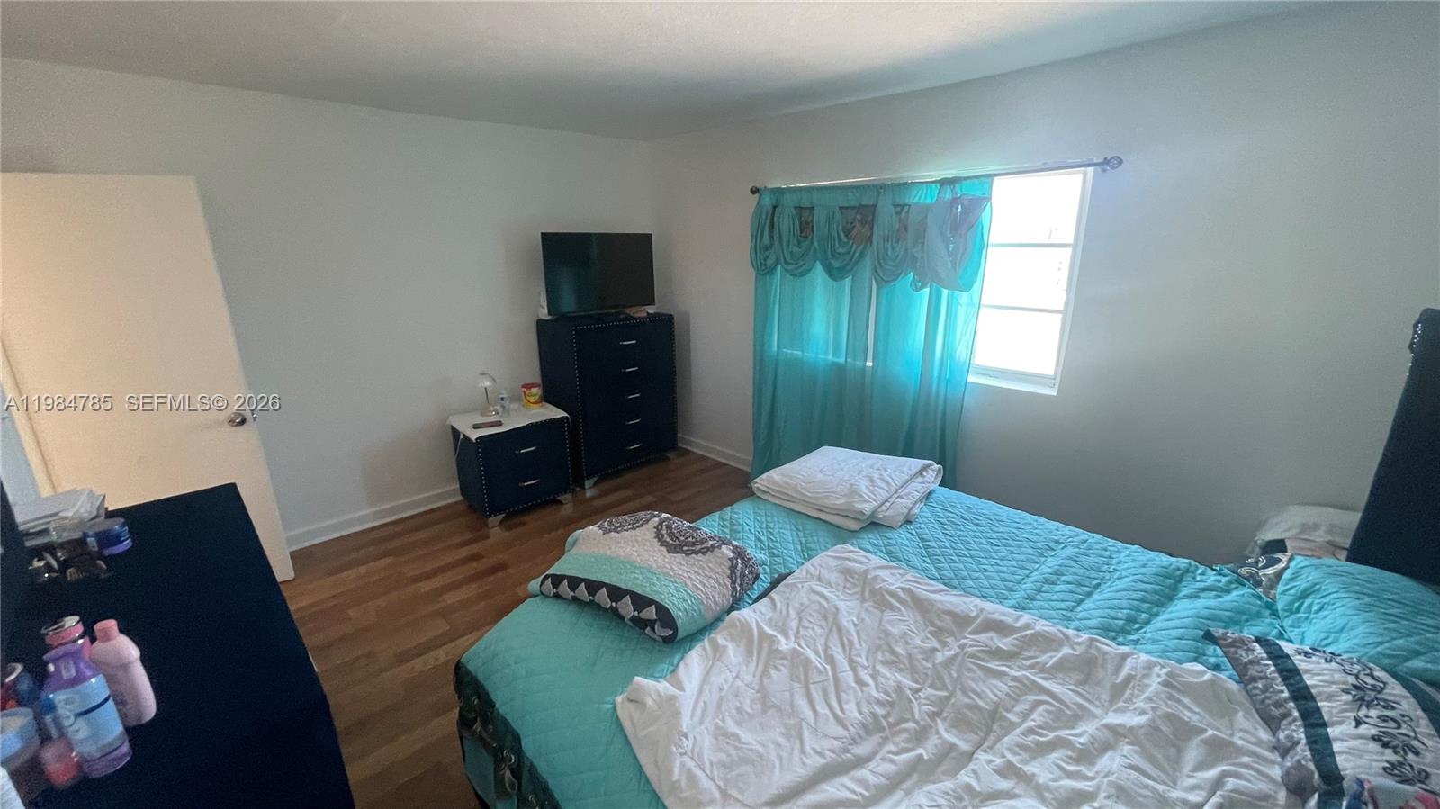 THE WHITE HOUSE CONDO - Residential