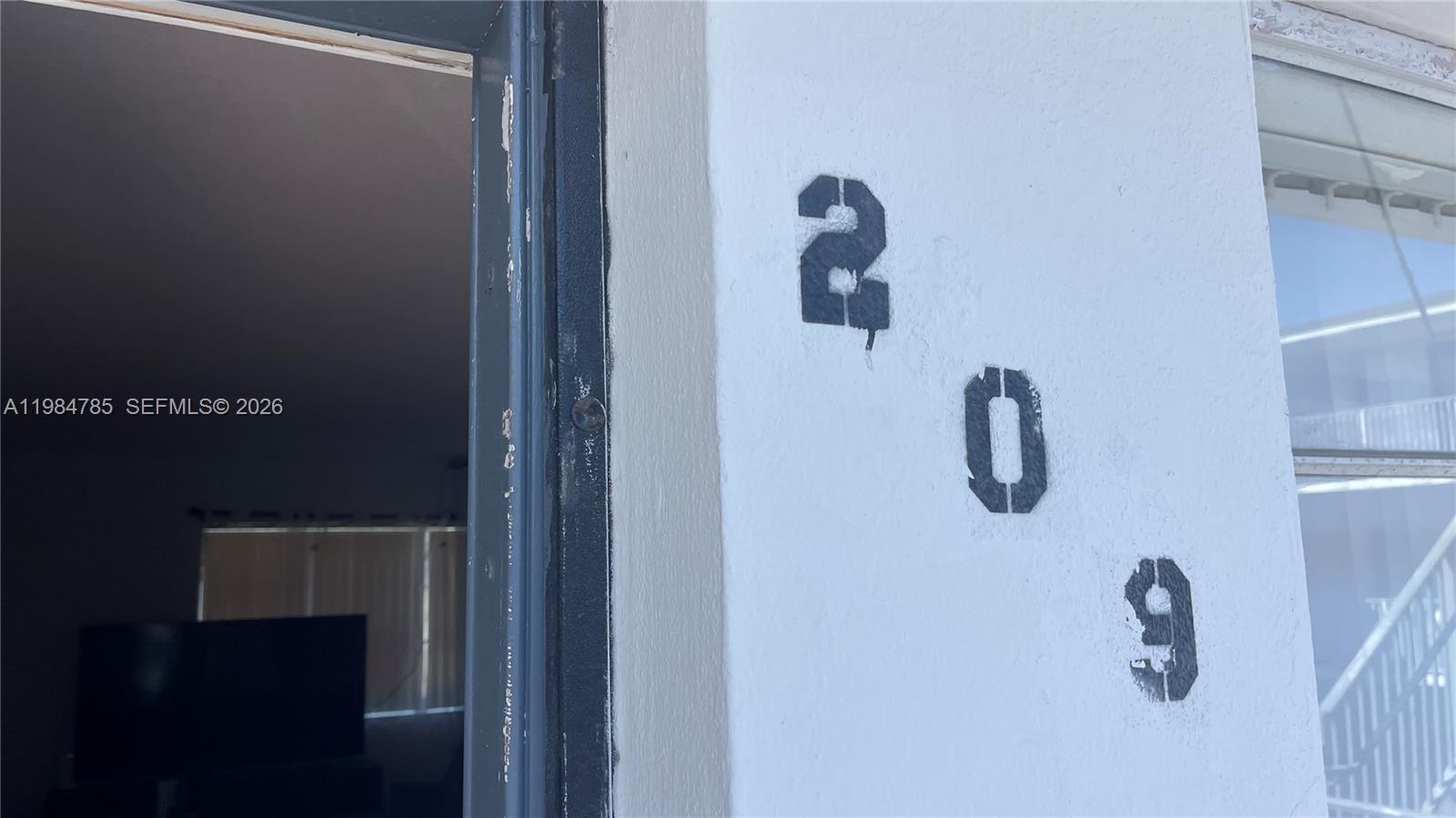 THE WHITE HOUSE CONDO - Residential