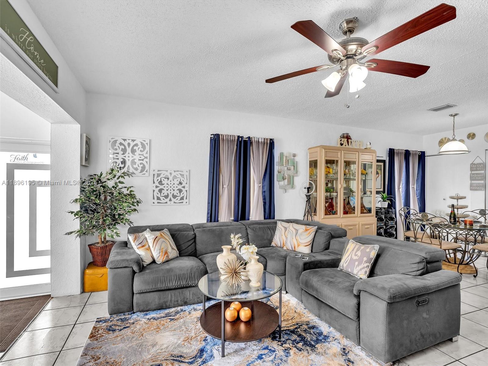 10055 NW 5th Ave, Unincorporated Dade, FL, 33150/$640,000 3 10055 NW 5th Ave