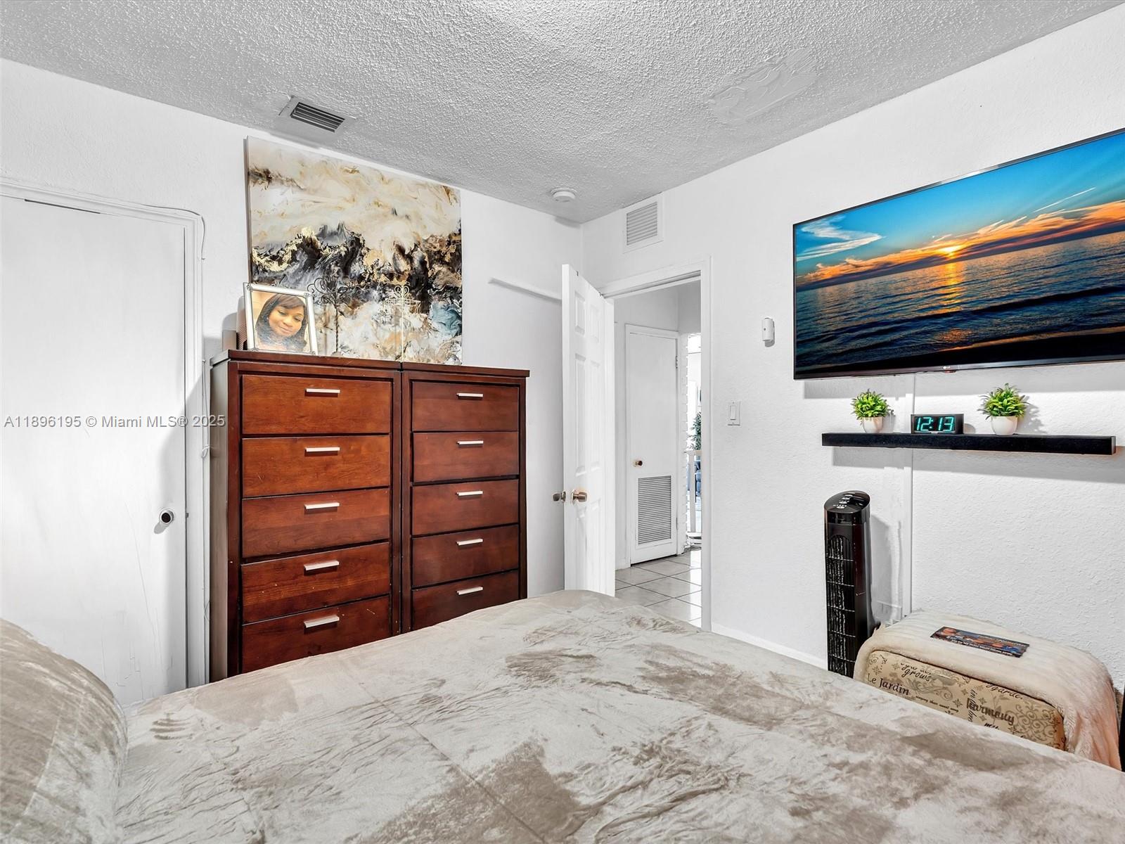 1 53 41 SHORES ESTS - Residential