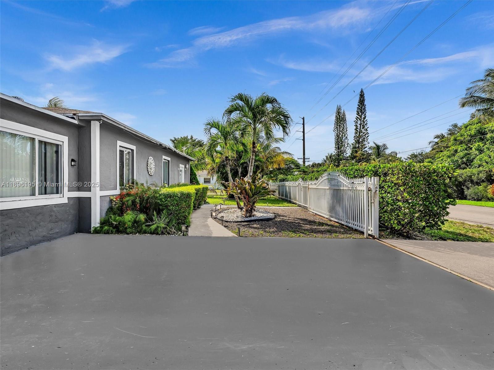 1 53 41 SHORES ESTS - Residential