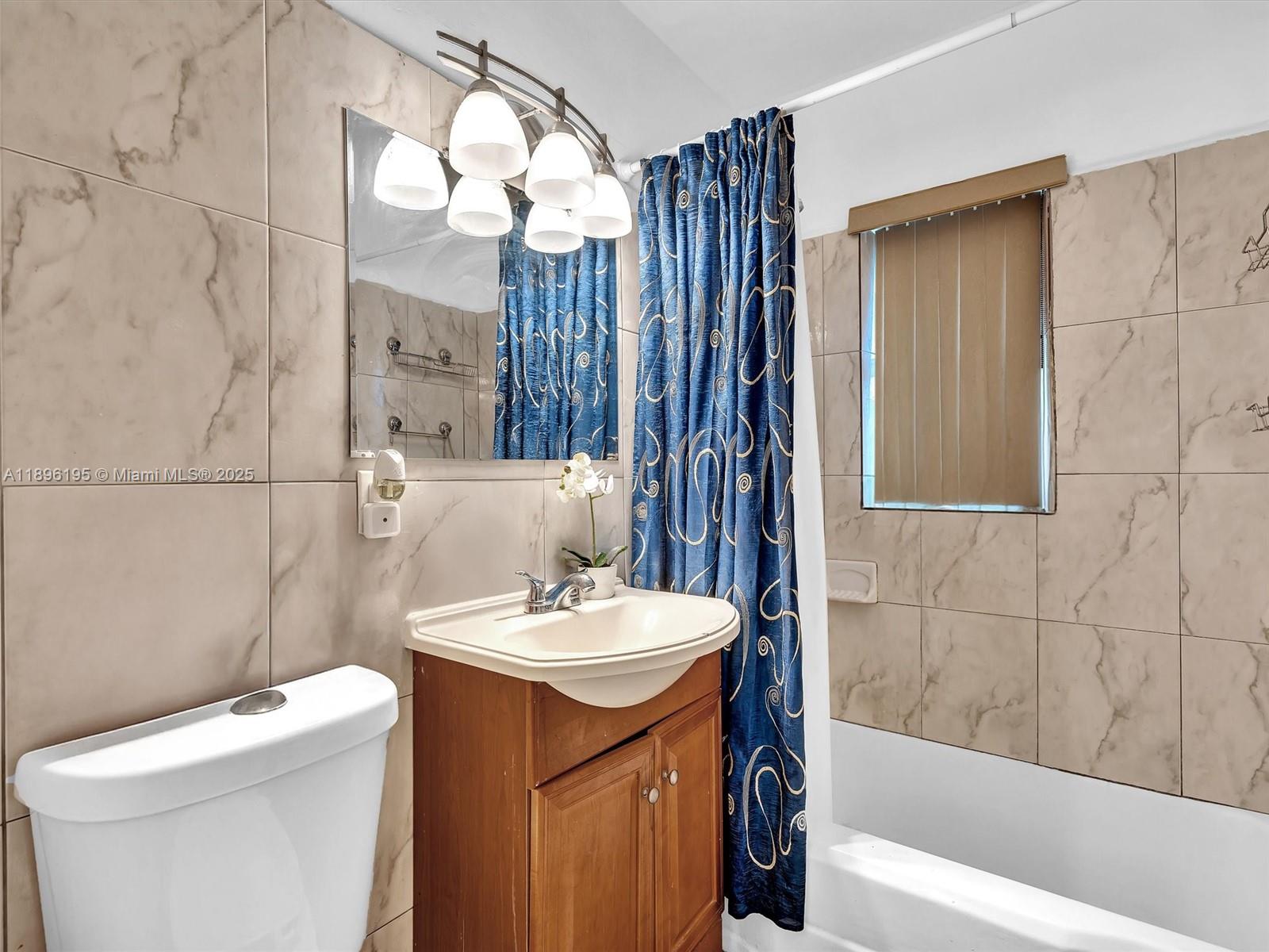 1 53 41 SHORES ESTS - Residential