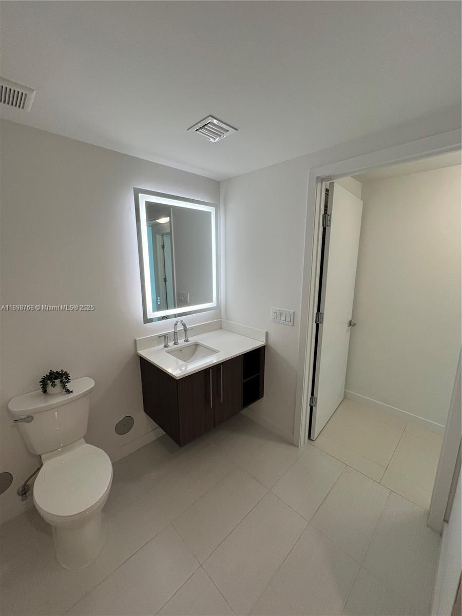 MIDTOWN DORAL CONDO 3 - Residential Lease