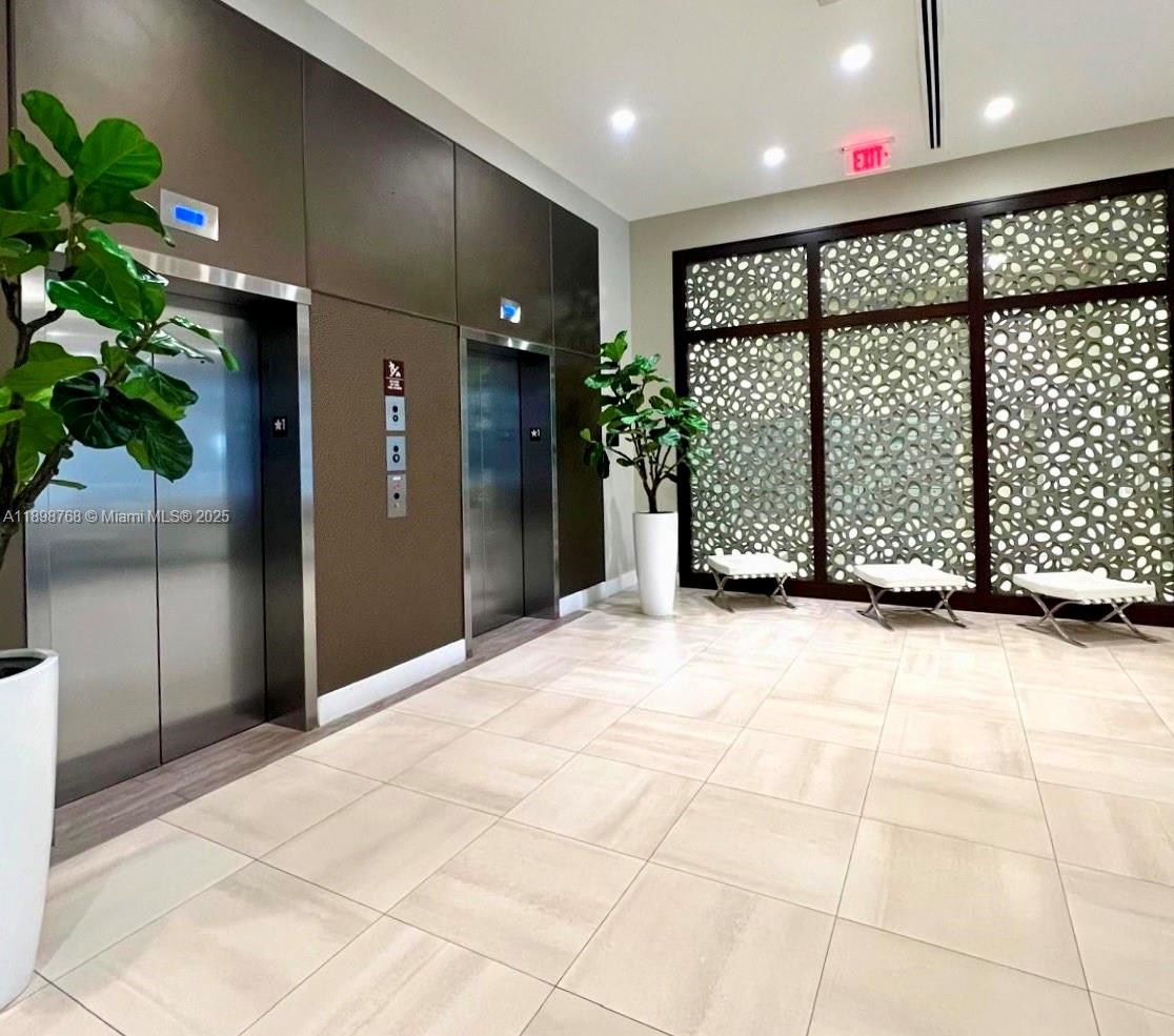 MIDTOWN DORAL CONDO 3 - Residential Lease