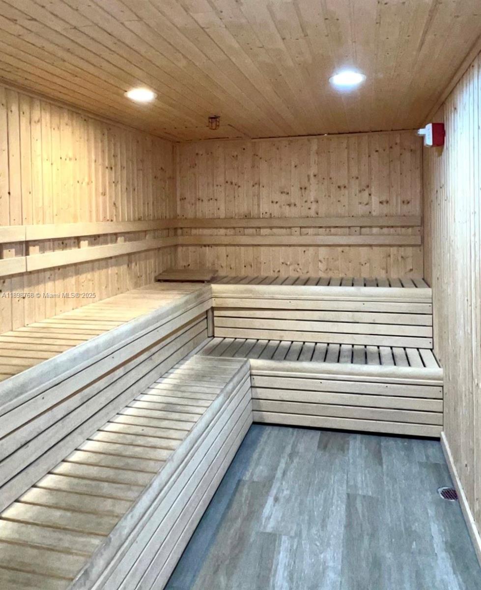 MIDTOWN DORAL CONDO 3 - Residential Lease