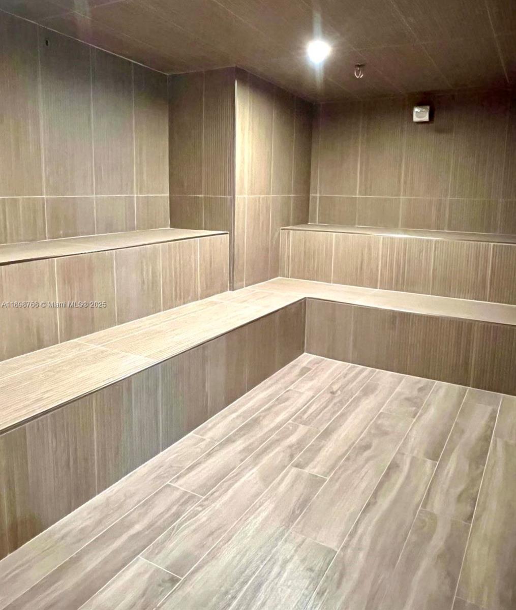 MIDTOWN DORAL CONDO 3 - Residential Lease