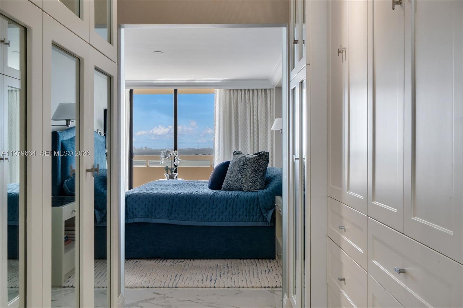 TOWERS OF QUAYSIDE CONDO - Residential