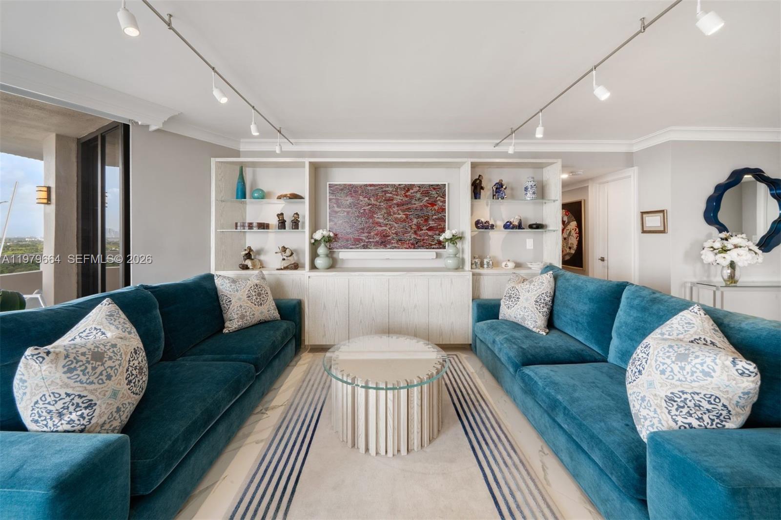 TOWERS OF QUAYSIDE CONDO - Residential