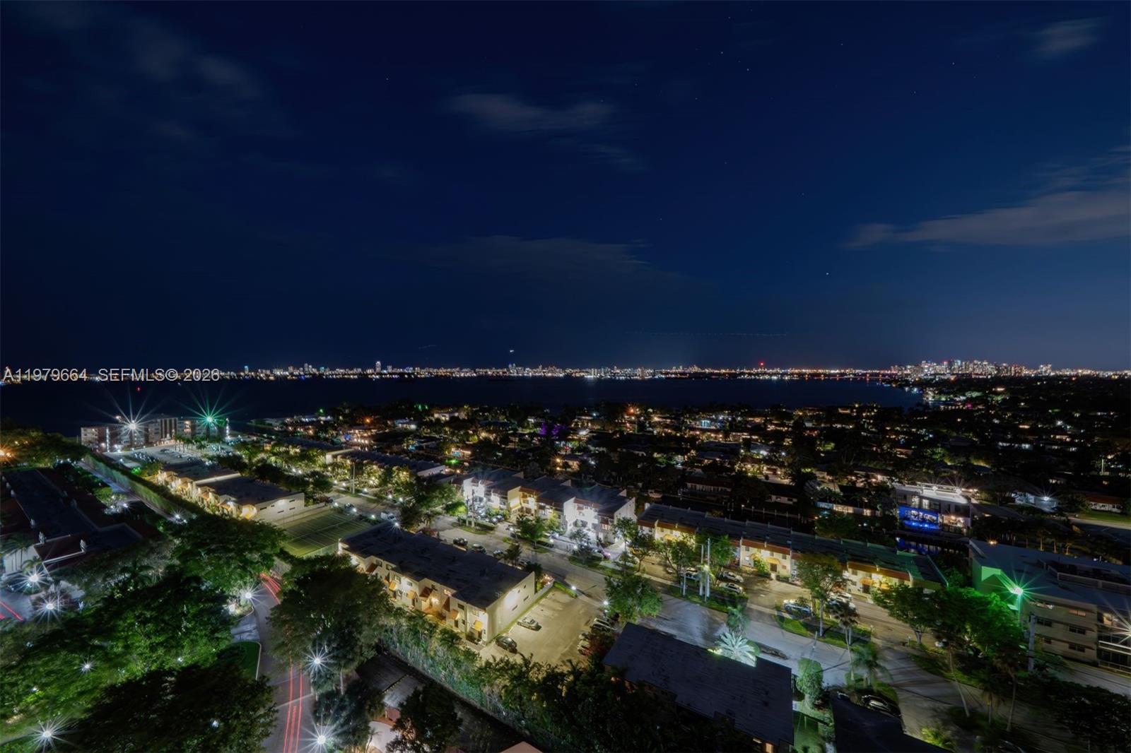 TOWERS OF QUAYSIDE CONDO - Residential