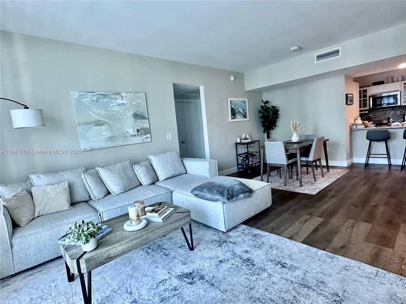 THE PLAZA 851 BRICKELL CO - Residential