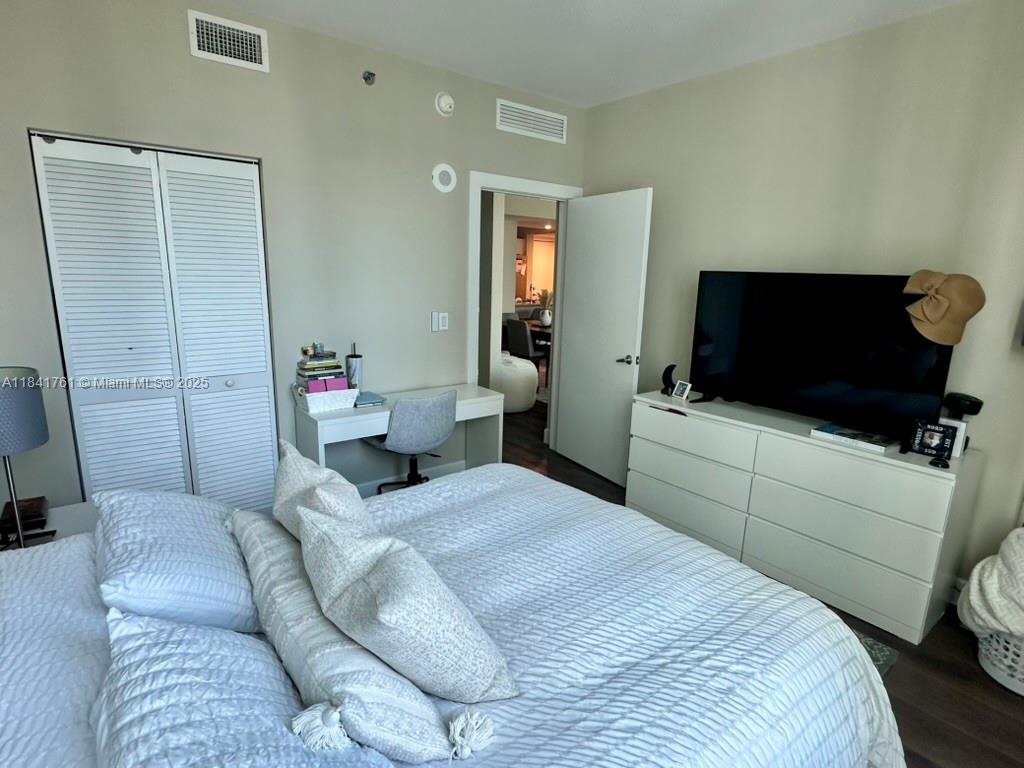 THE PLAZA 851 BRICKELL CO - Residential