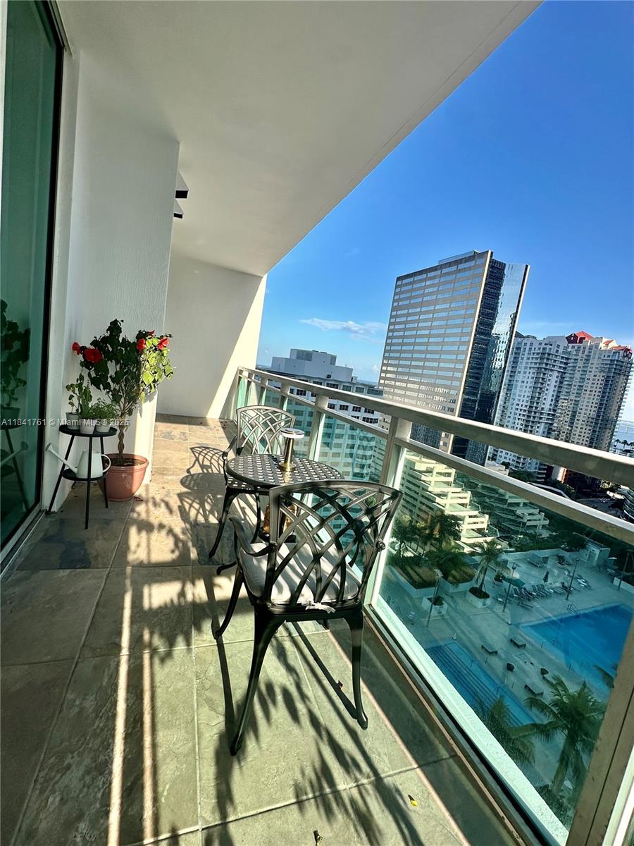THE PLAZA 851 BRICKELL CO - Residential