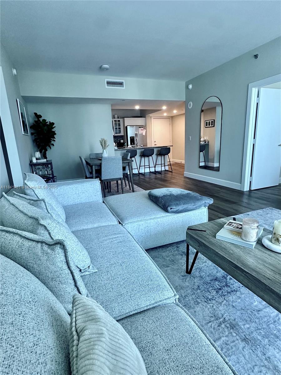 THE PLAZA 851 BRICKELL CO - Residential