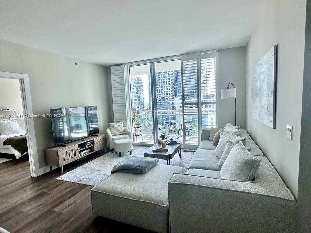 THE PLAZA 851 BRICKELL CO - Residential