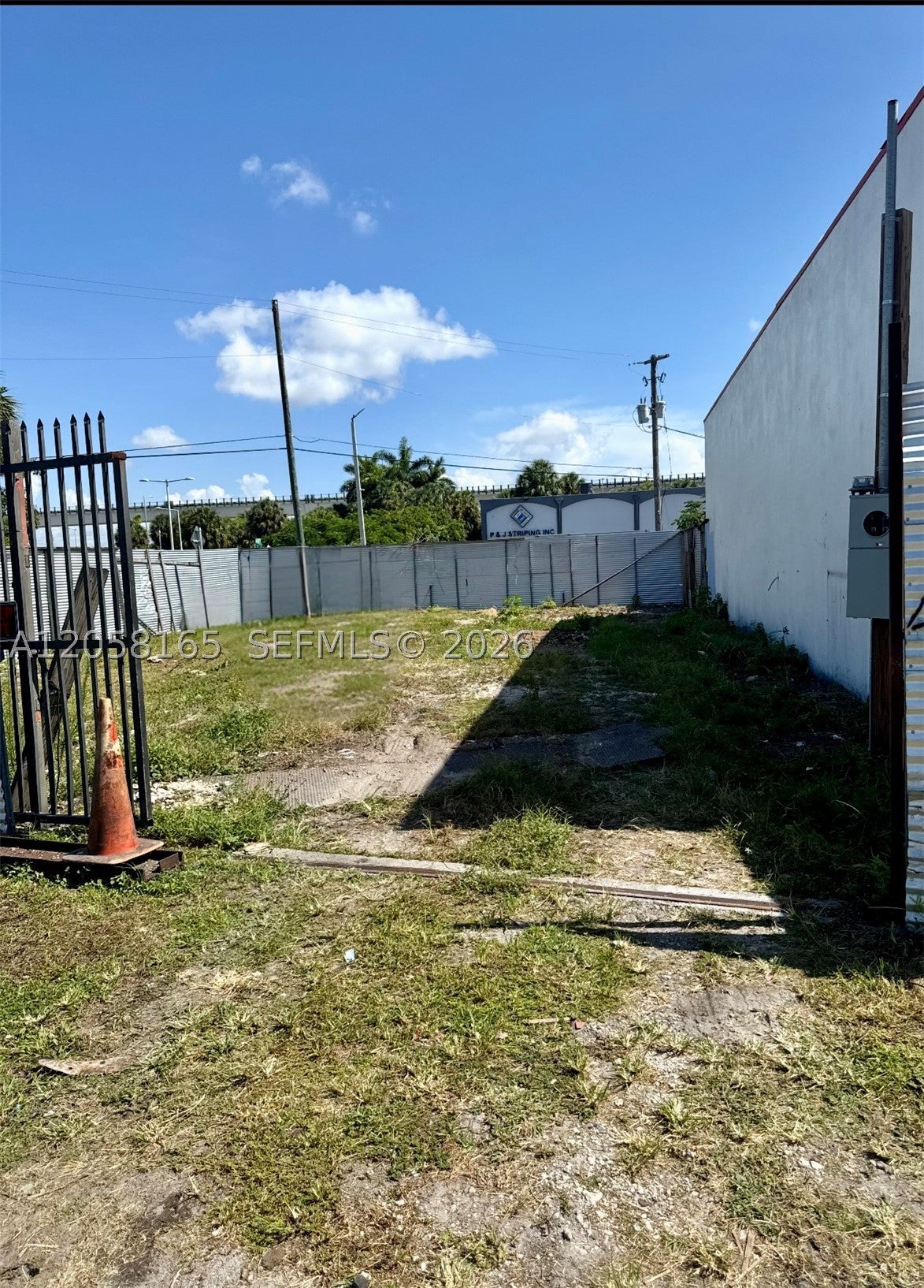 2781 NW 38th St